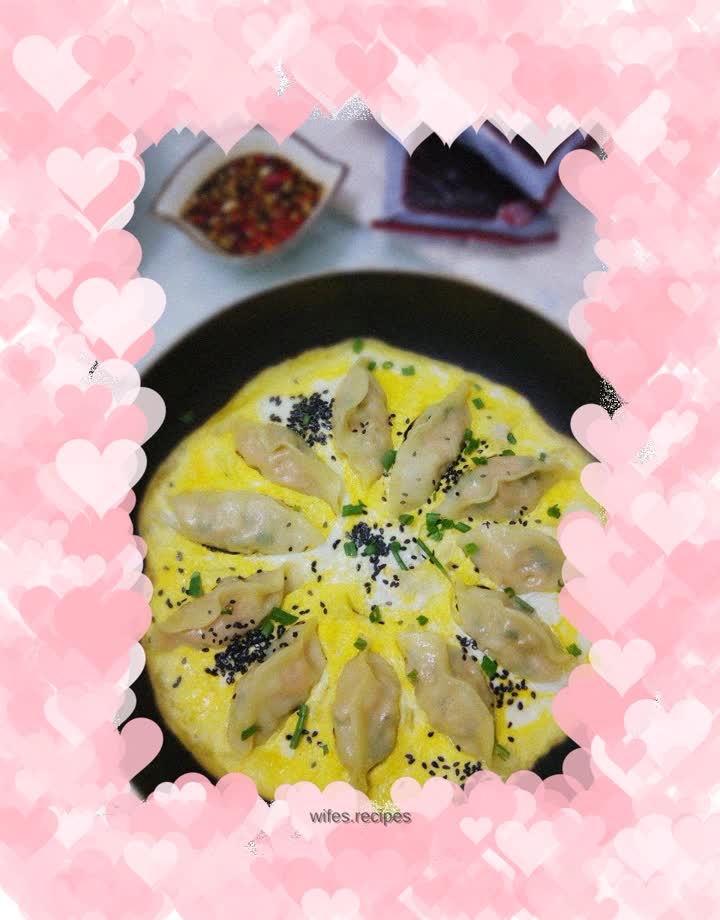 Fried dumplings with eggs