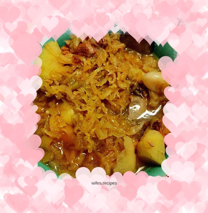 Sauerkraut Braised Pork Ribs