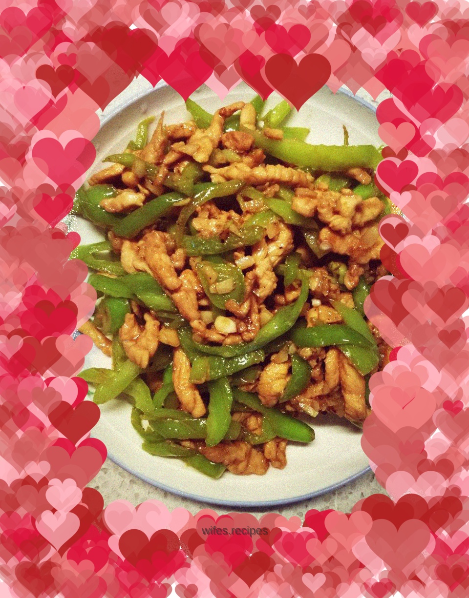 Home-style quick dish - fried shredded chicken with green pepper