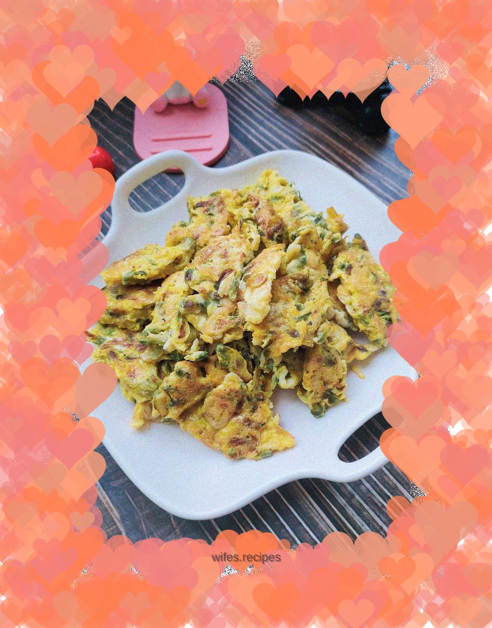 Fried Egg with Sophora Flower and Shrimp Skin