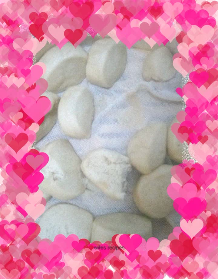 Milky steamed buns