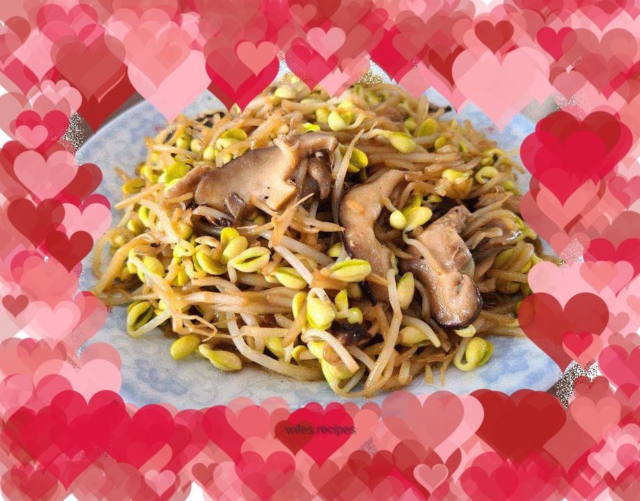 Stir-fried soybean sprouts with mushrooms
