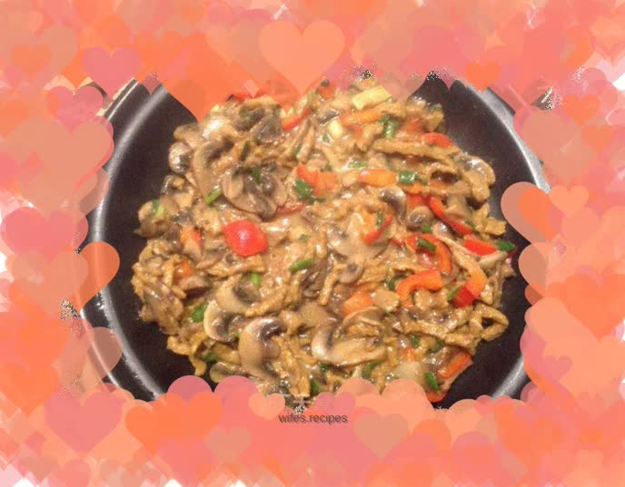 Stir-fried beef and mushrooms with turmeric