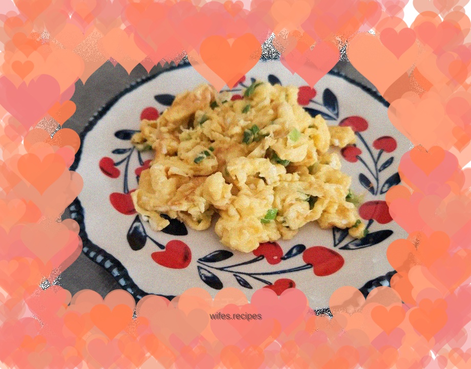 Fried eggs with chives