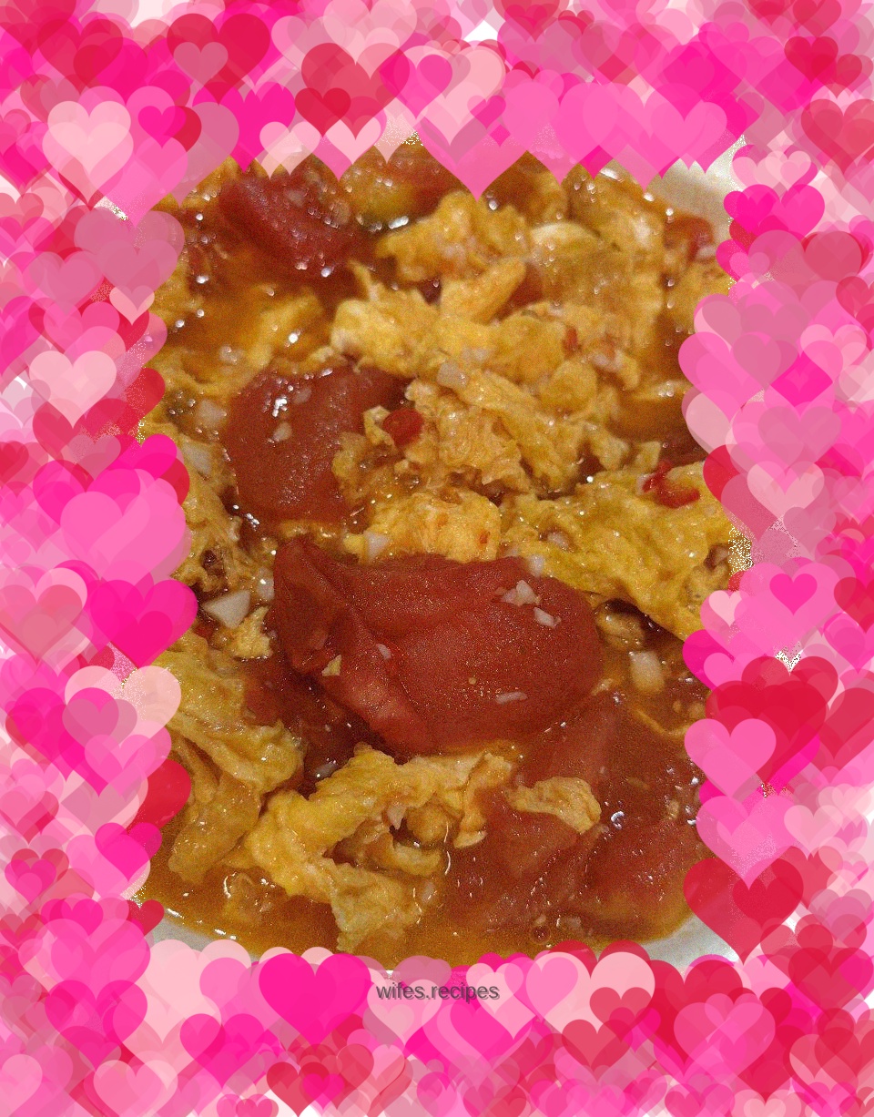 Savory version of tomato scrambled eggs