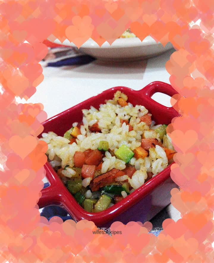 Colorful vegetable and egg fried rice - simple fried rice, rich in nutrients