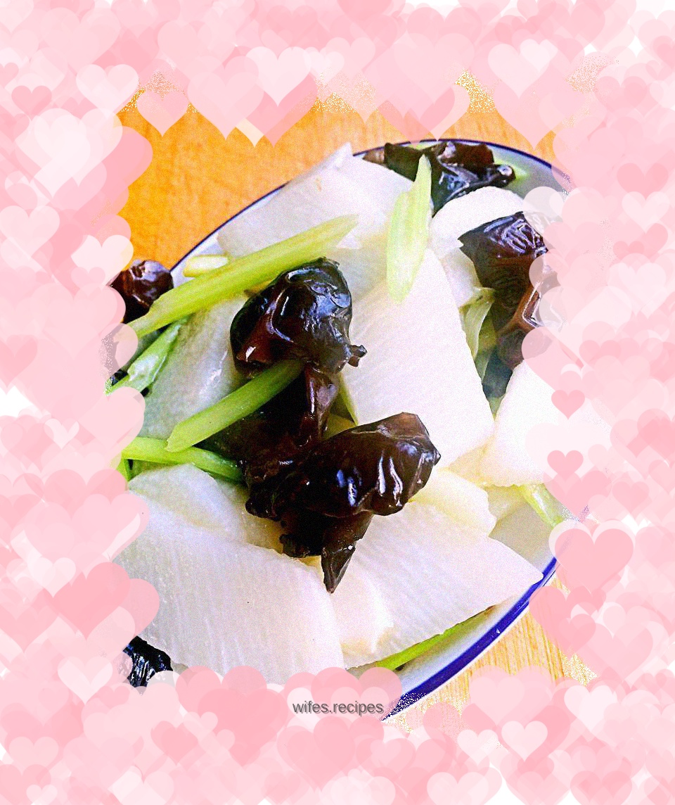 Stir-fried yam with celery and fungus