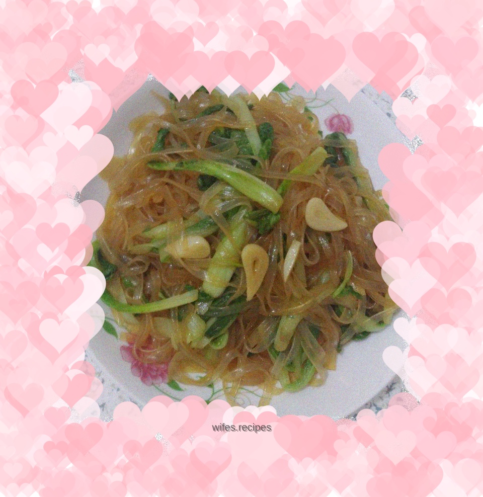 Stir-fried vermicelli with baby cabbage