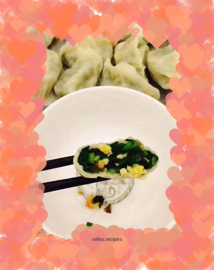Leek, fungus and egg dumplings