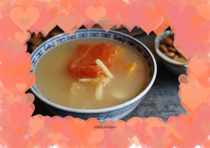 Papaya and sweet potato braised fan bone soup