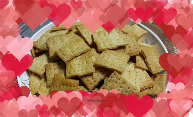 Super delicious crispy soda crackers