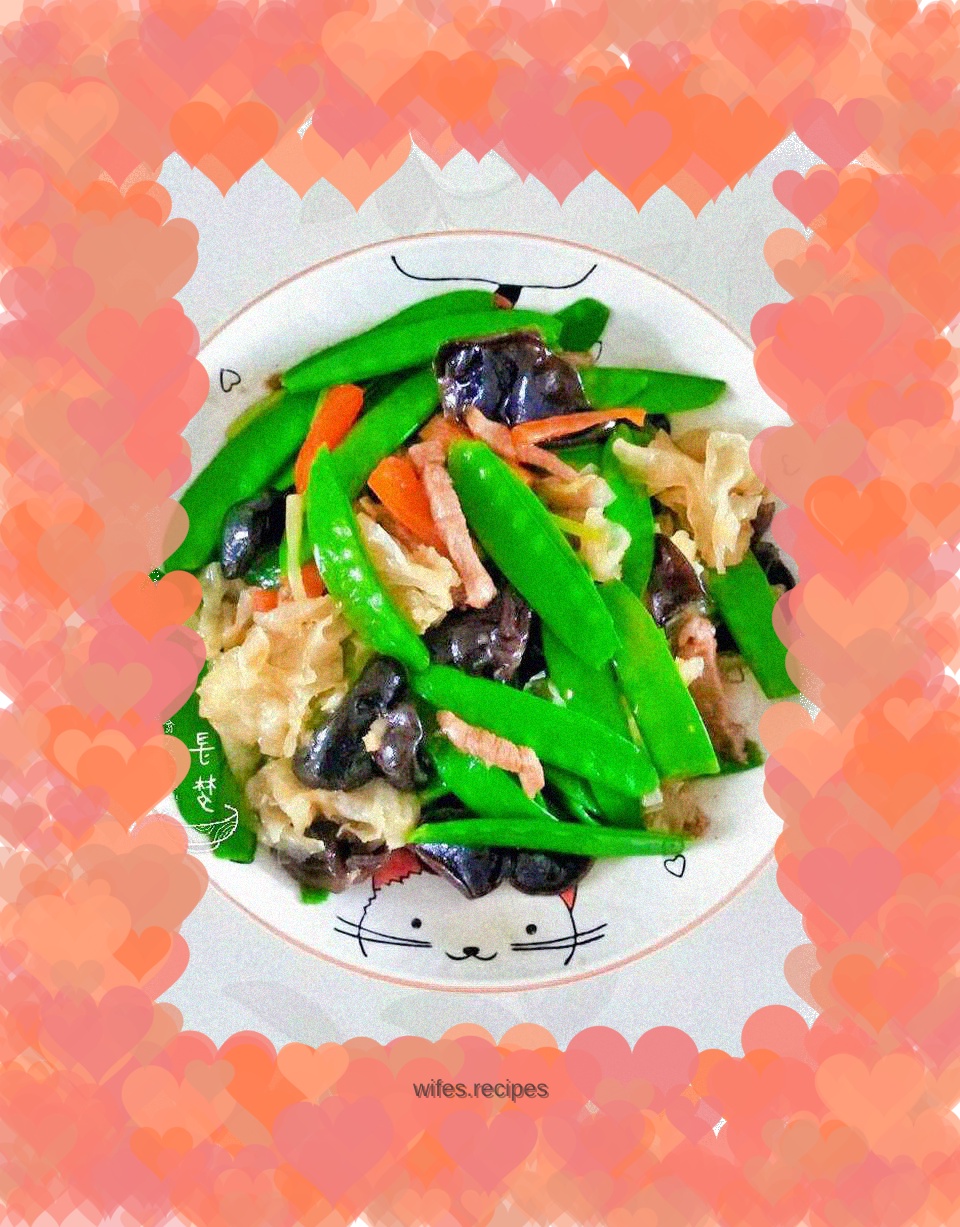 Fried ears with snow peas