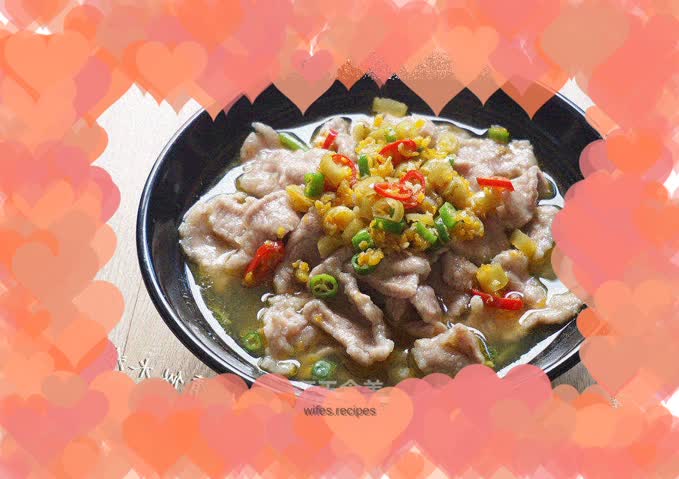 The five-star dish at the family banquet [Pork Slices in Sour Soup] is spicy and sour and refreshing