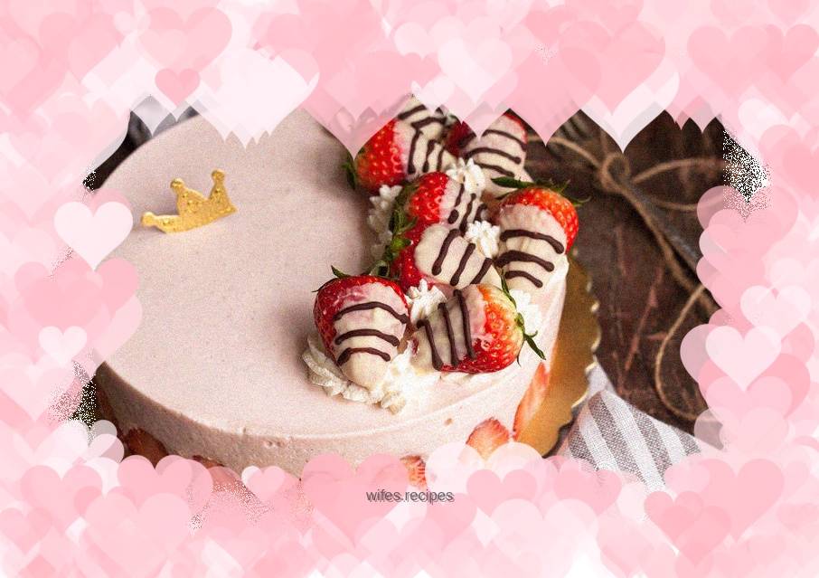 Strawberry mousse cake