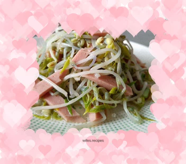 Luncheon meat mixed with mung bean sprouts
