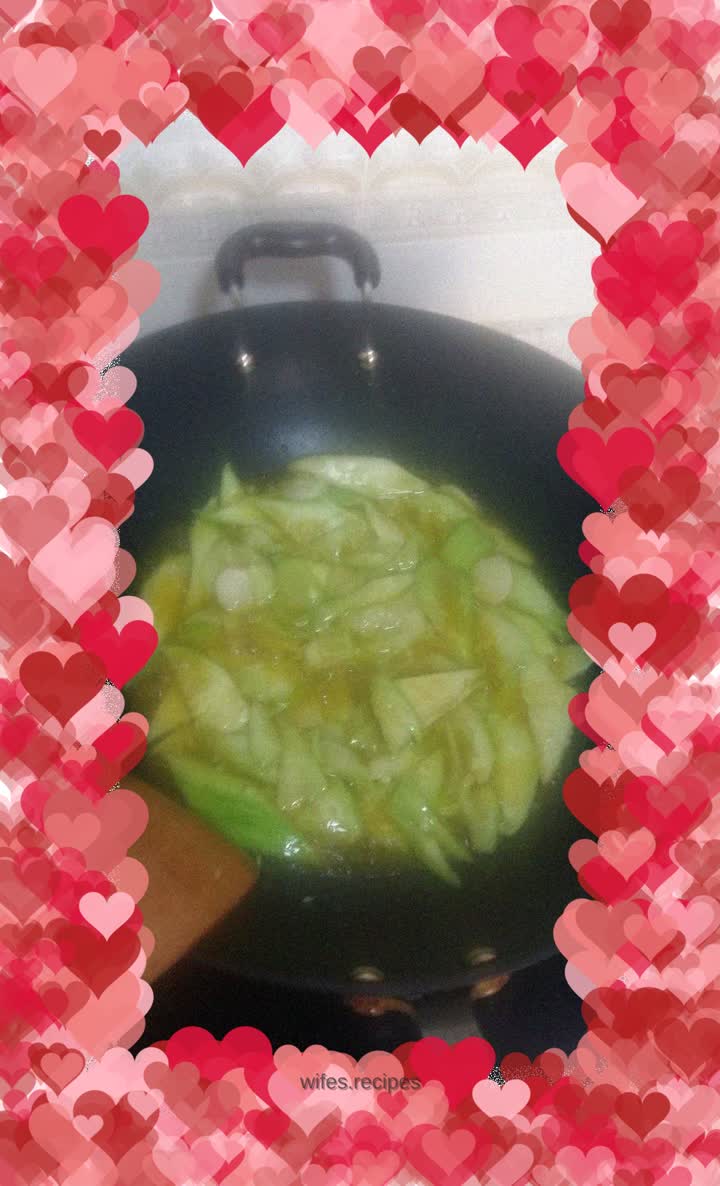 Stir-fried loofah